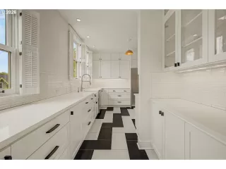 Photo #4: 634140568 Listing 