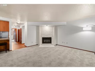 Photo #3: 635086198 Listing 