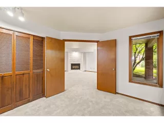Photo #5: 635086198 Listing 
