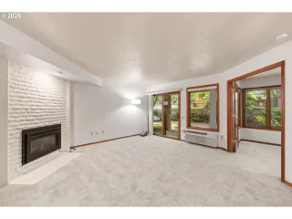 Photo #6: 635086198 Listing 