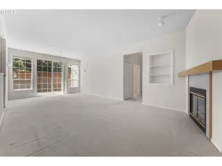 Photo #4: 635327769 Listing 