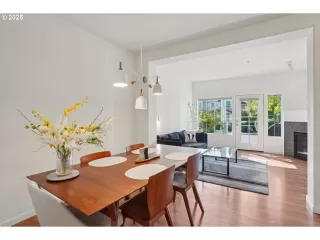 Photo #2: 635411177 Listing 