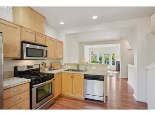 Photo #3: 635411177 Listing 