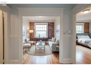 Photo #4: 635525797 Listing 