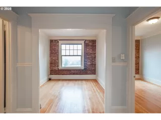 Photo #6: 635525797 Listing 