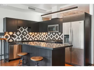 Photo #3: 635688979 Listing 