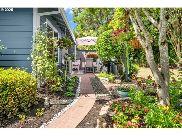 MLS: 635747337 Condo For Sale