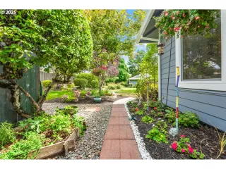 Photo #3: 635747337 Listing 