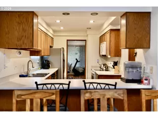 Photo #5: 635799170 Listing 