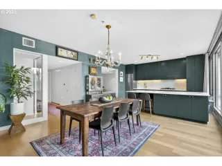 Photo #6: 636418953 Listing 