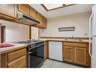 Photo #4: 637549816 Listing 