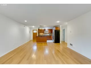 Photo #3: 637684227 Listing 