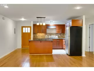 Photo #4: 637684227 Listing 