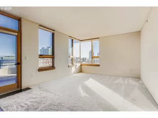 Photo #3: 637722977 Listing