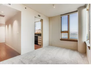 Photo #6: 637722977 Listing