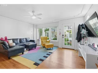 Photo #2: 638211273 Listing