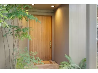 Photo #1: 638331958 Listing