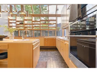 Photo #5: 638331958 Listing