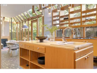 Photo #6: 638331958 Listing