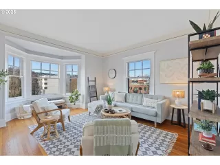 Photo #5: 638369155 Listing