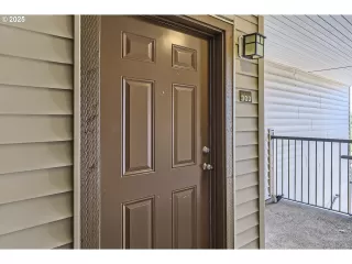 More Details about MLS # 639328208 : 10804 NE HOLLY ST 303