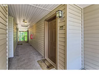 Photo #4: 639328208 Listing 