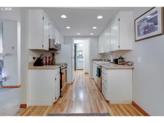 Photo #3: 639408425 Listing 