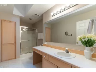 Photo #5: 639409084 Listing