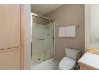 Photo #6: 639409084 Listing