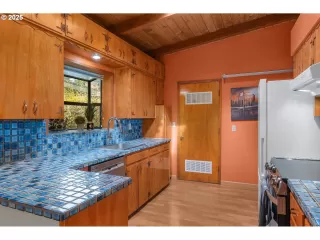 Photo #2: 639550454 Listing