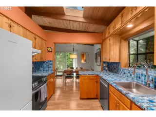 Photo #4: 639550454 Listing