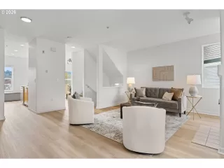 Photo #6: 639581000 Listing