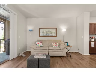 Photo #2: 639861555 Listing 