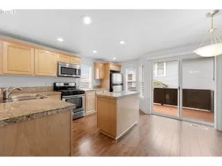 Photo #6: 639880504 Listing