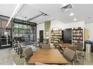 Photo #5: 640031915 Listing