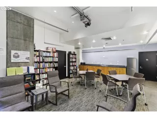 Photo #6: 640031915 Listing