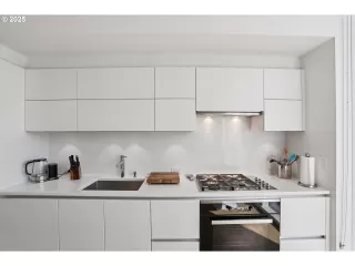 Photo #6: 640044130 Listing 