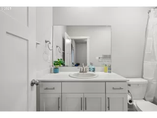 Photo #4: 640155394 Listing 