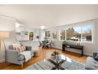 Photo #2: 640157927 Listing 