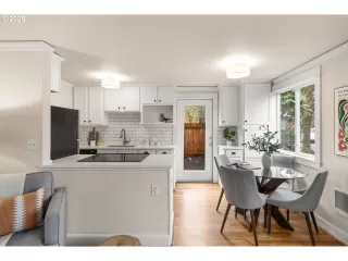 Photo #4: 640157927 Listing 