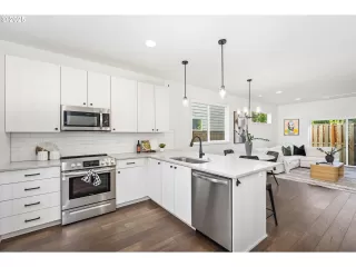 Photo #1: 640264560 Listing 