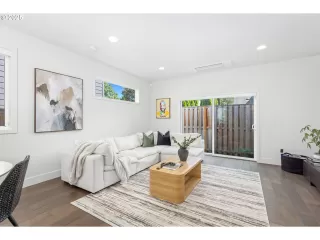 Photo #3: 640264560 Listing 