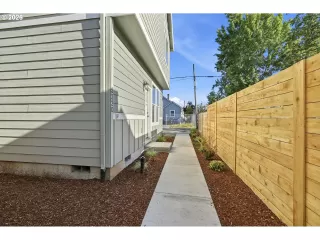 Photo #1: 640809894 Listing