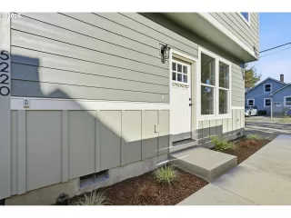 Photo #3: 640809894 Listing