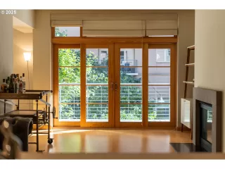 Photo #3: 640930352 Listing