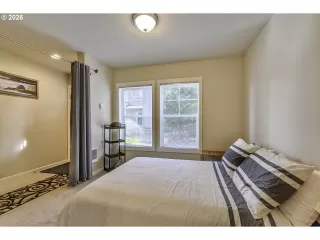 Photo #2: 641077170 Listing