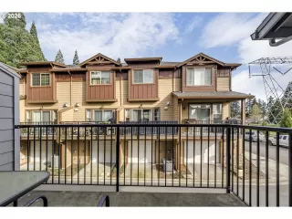 Photo #6: 641077170 Listing