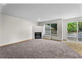 Photo #2: 641512179 Listing