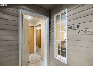 Photo #1: 641551081 Listing