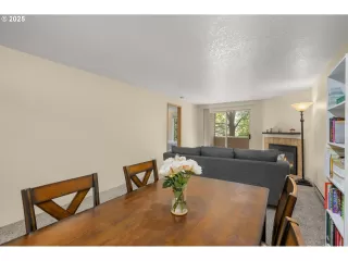 Photo #4: 641551081 Listing